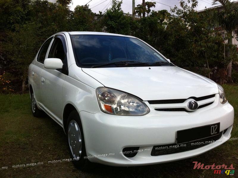 2002' Toyota photo #1