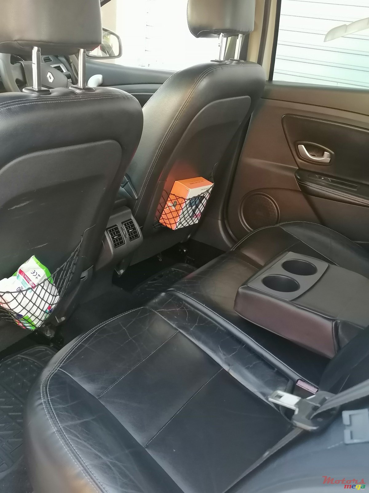 2013' Renault Fluence photo #6