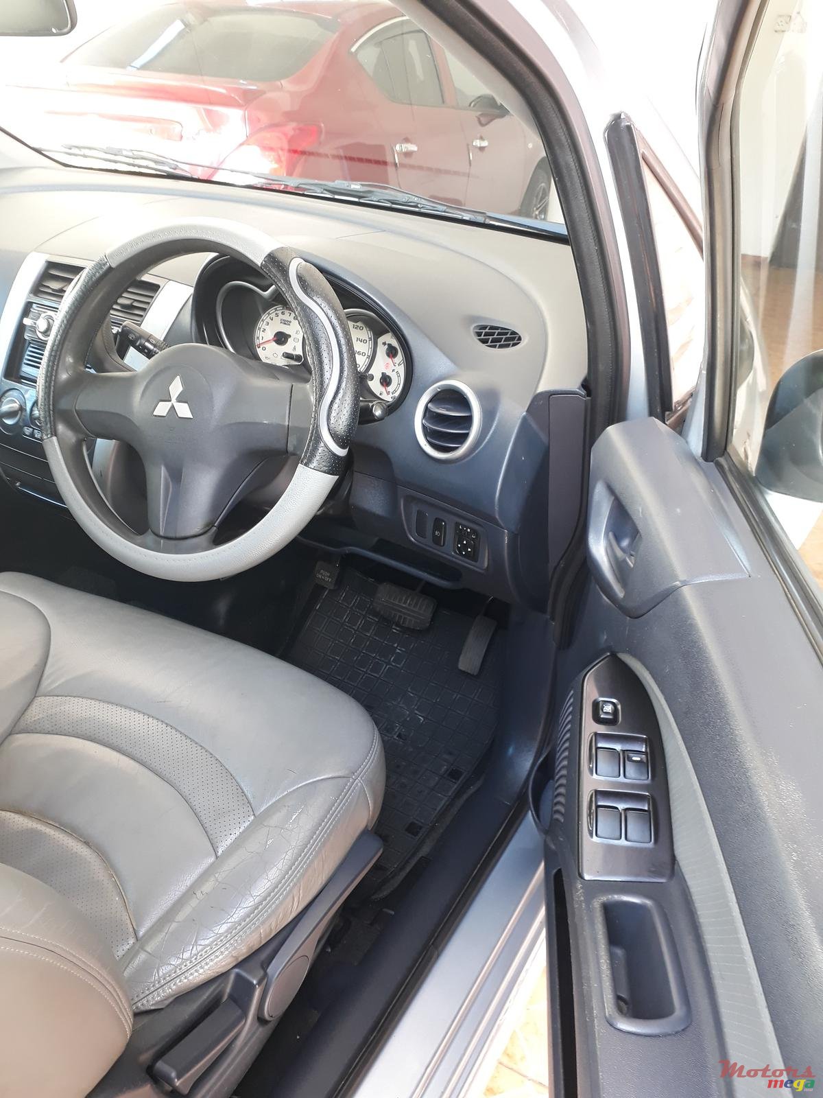 2003' Mitsubishi Colt photo #6