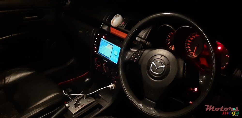 2005' Mazda 3 Sedan photo #4