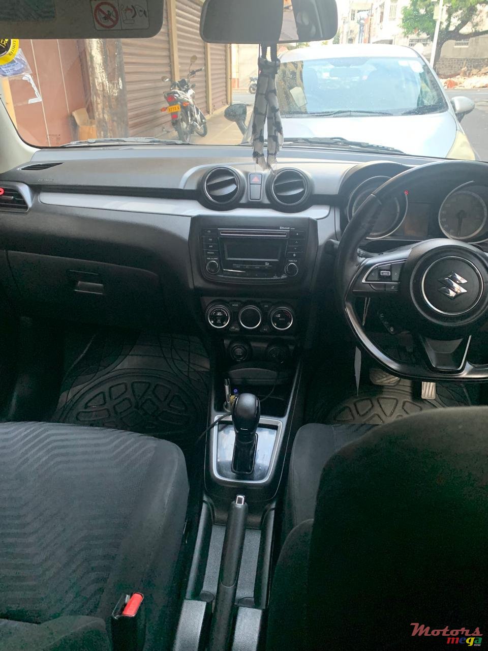 2019' Suzuki Swift Glx photo #2