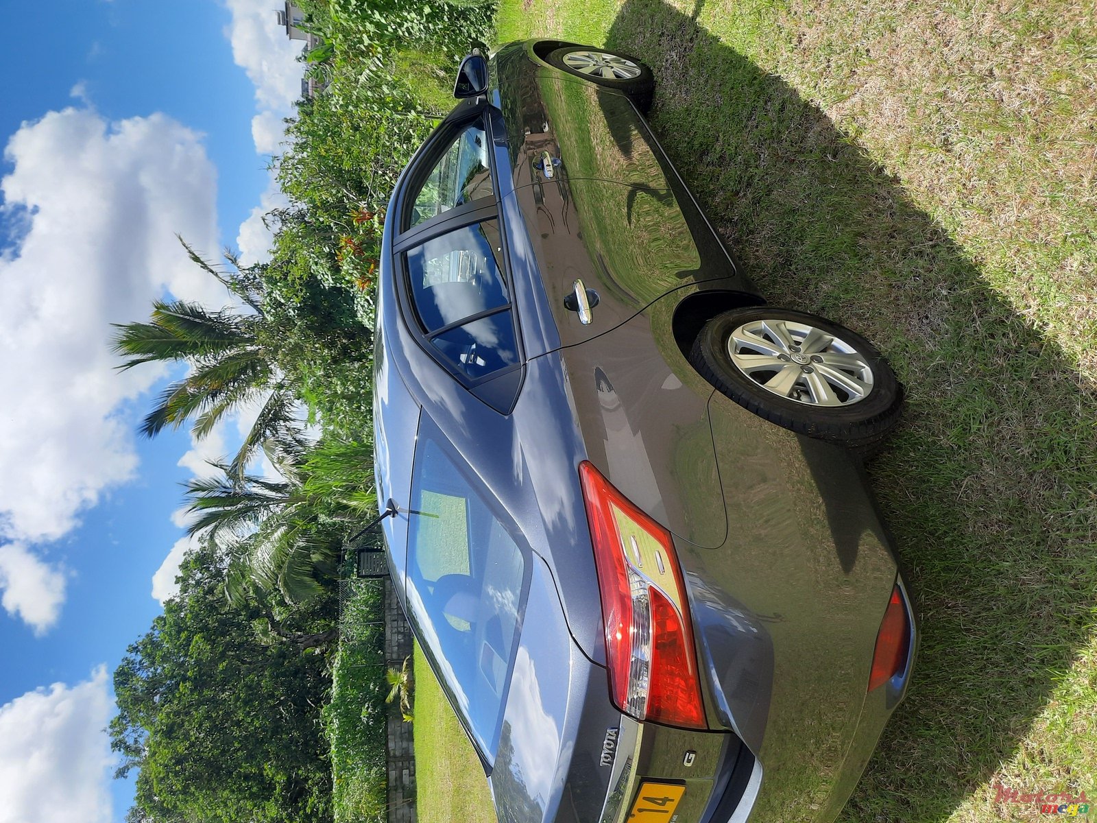 2014' Toyota Yaris photo #5