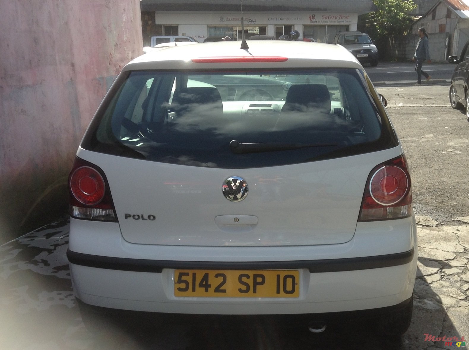 2010' Volkswagen Polo photo #3