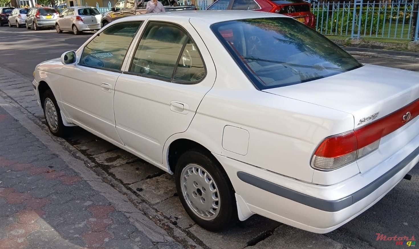 2001' Nissan Sunny photo #4
