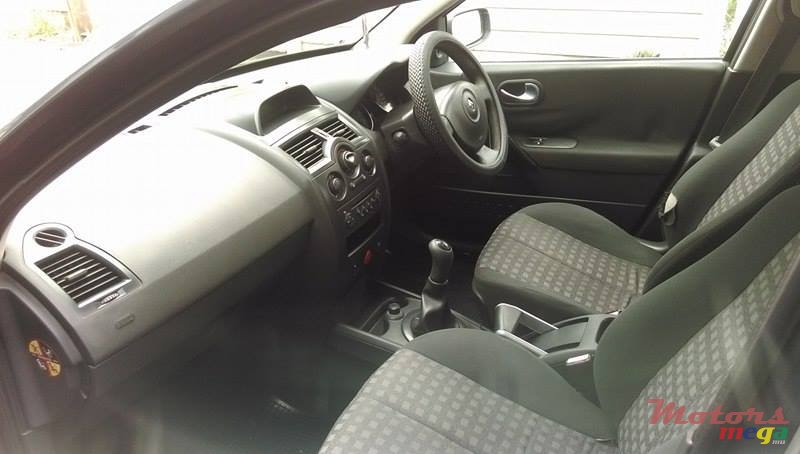 2006' Renault Megane photo #5