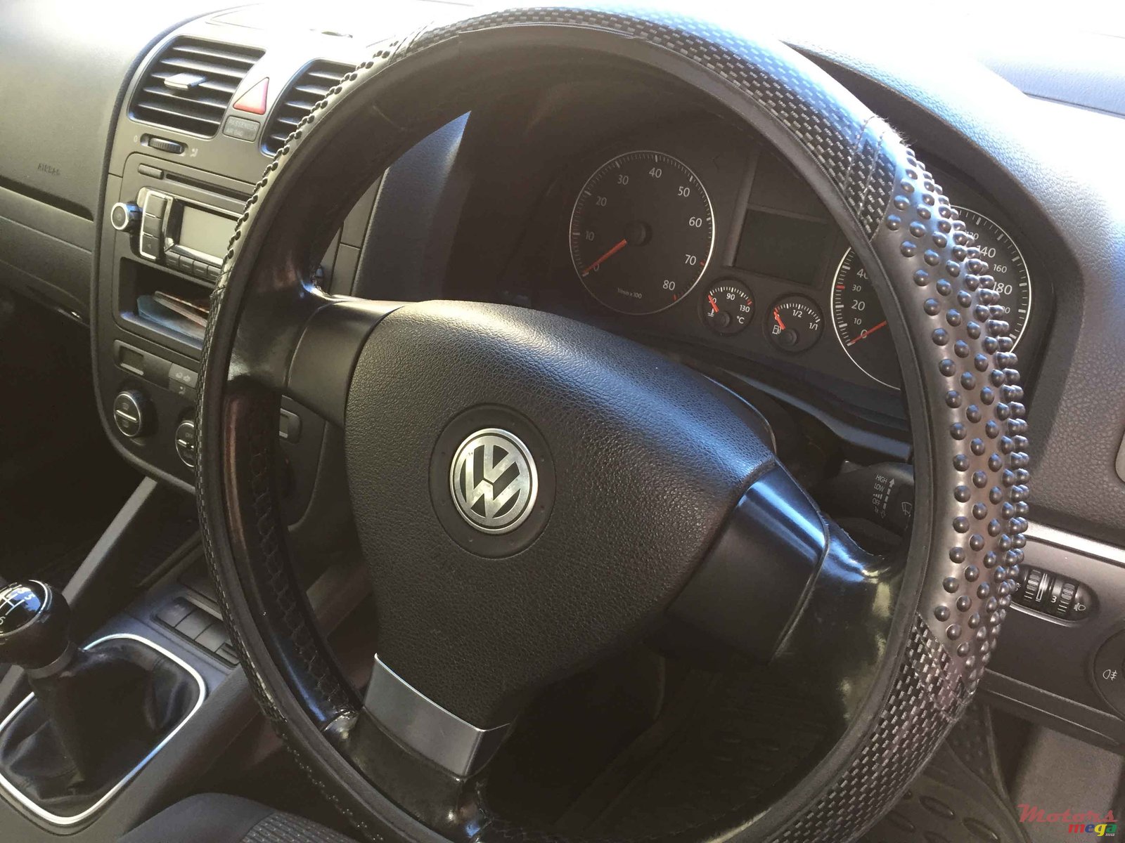 2009' Volkswagen Jetta photo #2