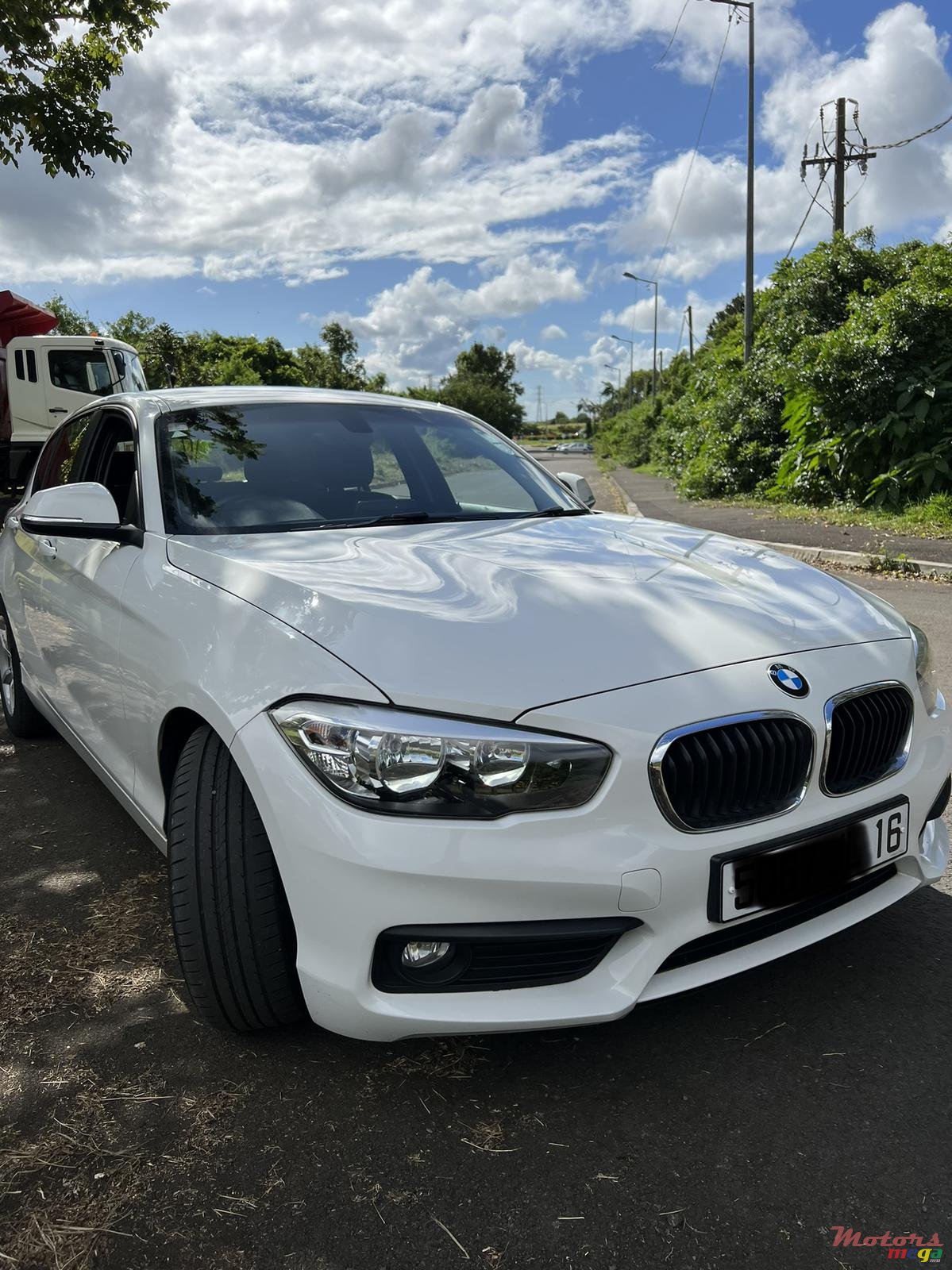 2016' BMW 1 Series photo #1