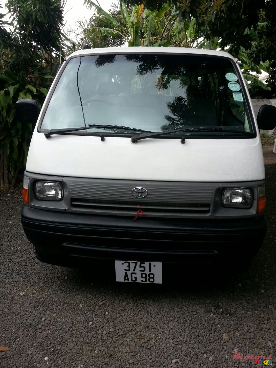 1998' Toyota HiAce photo #1