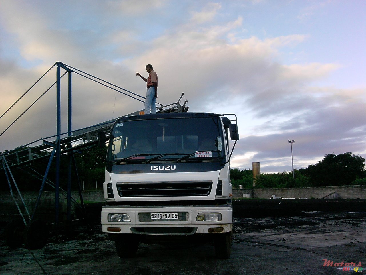 2005' Isuzu Amigo dumper photo #4