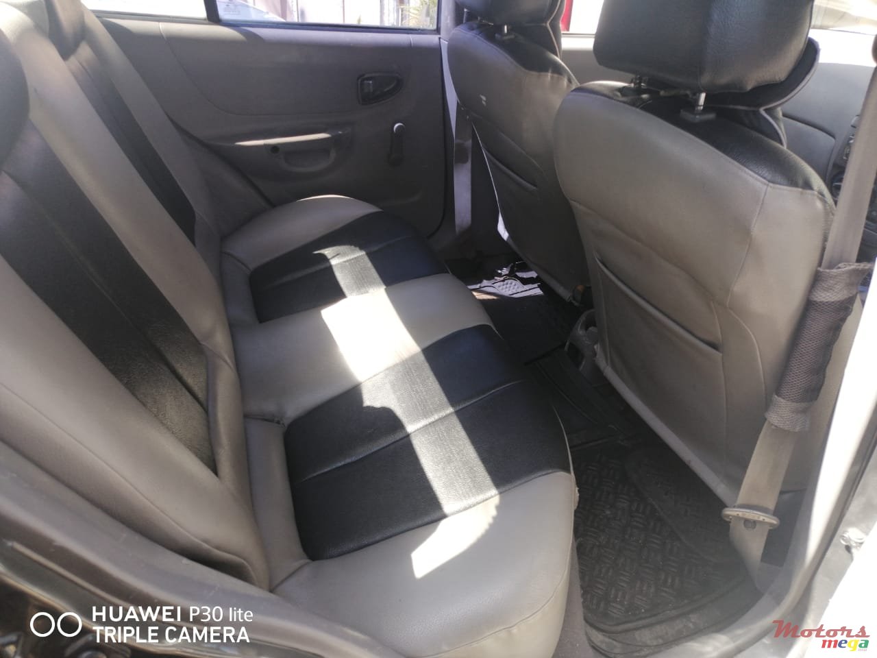 2004' Hyundai Accent photo #3