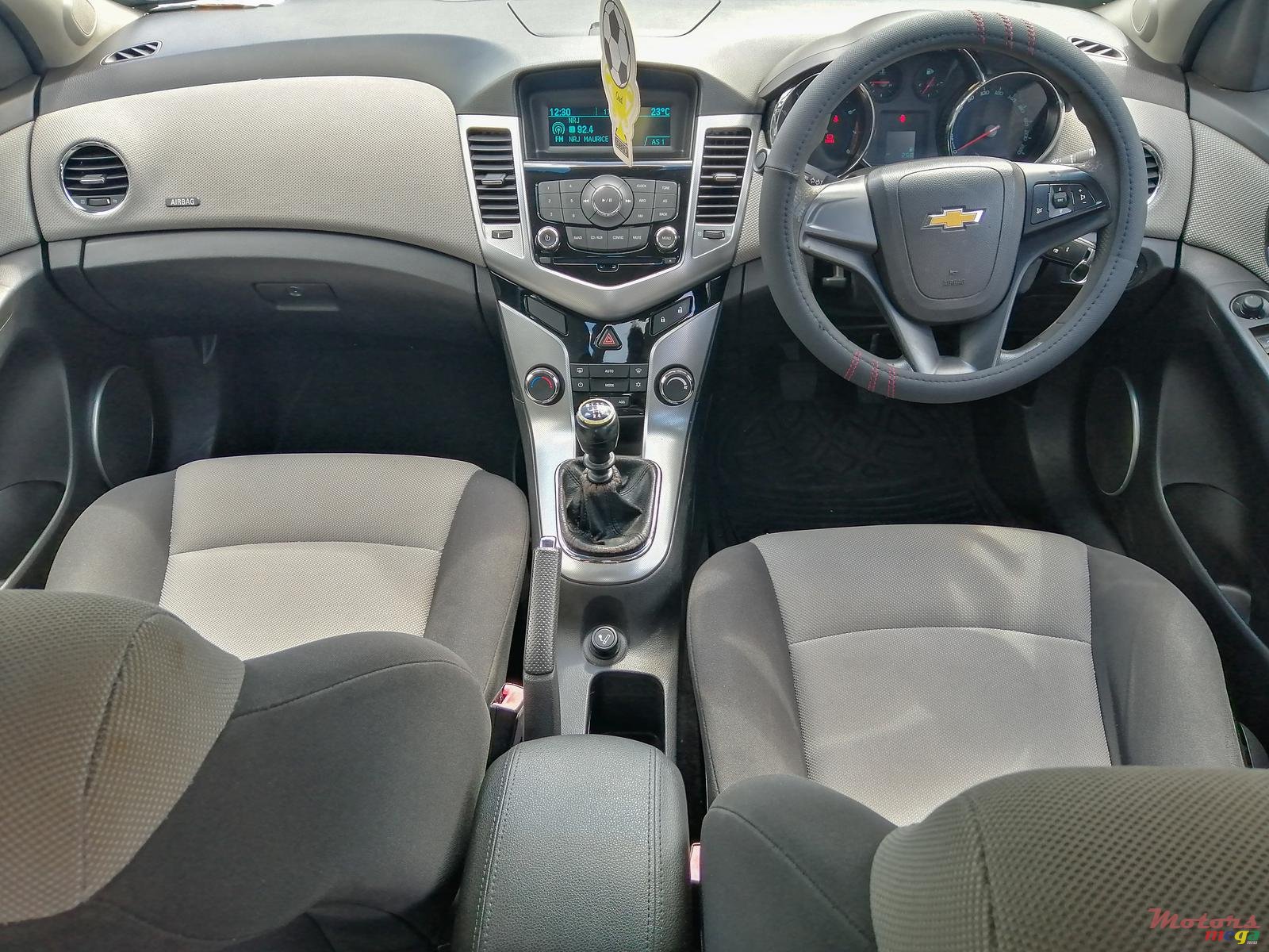 2011' Chevrolet Cruze photo #6