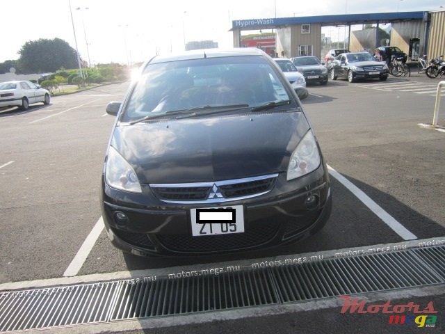 2005' Mitsubishi Colt photo #3