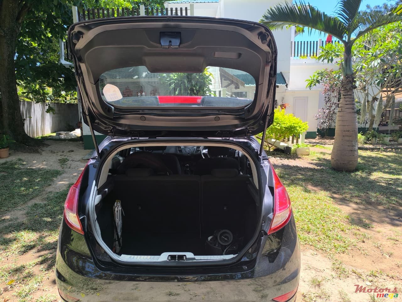 2015' Ford Fiesta photo #4