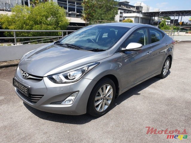 2016' Hyundai Elantra photo #2