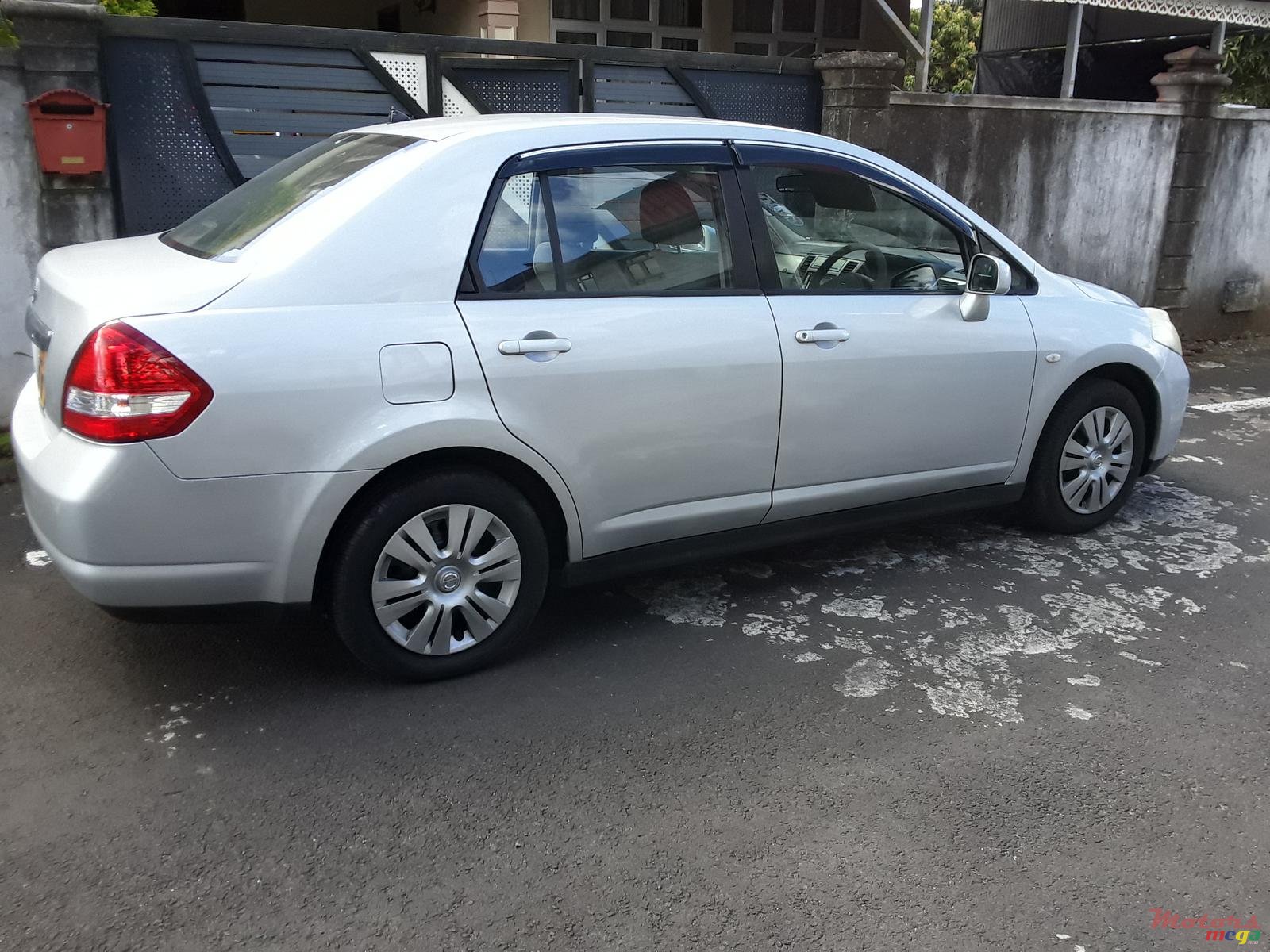 2008' Nissan Tiida photo #2