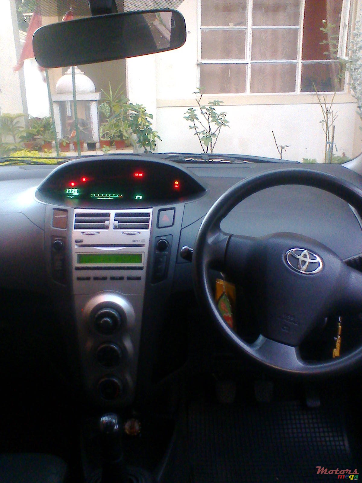 2008' Toyota Yaris VVTI photo #4