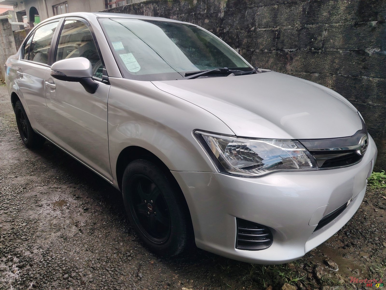 2013' Toyota Axio Automatic photo #2