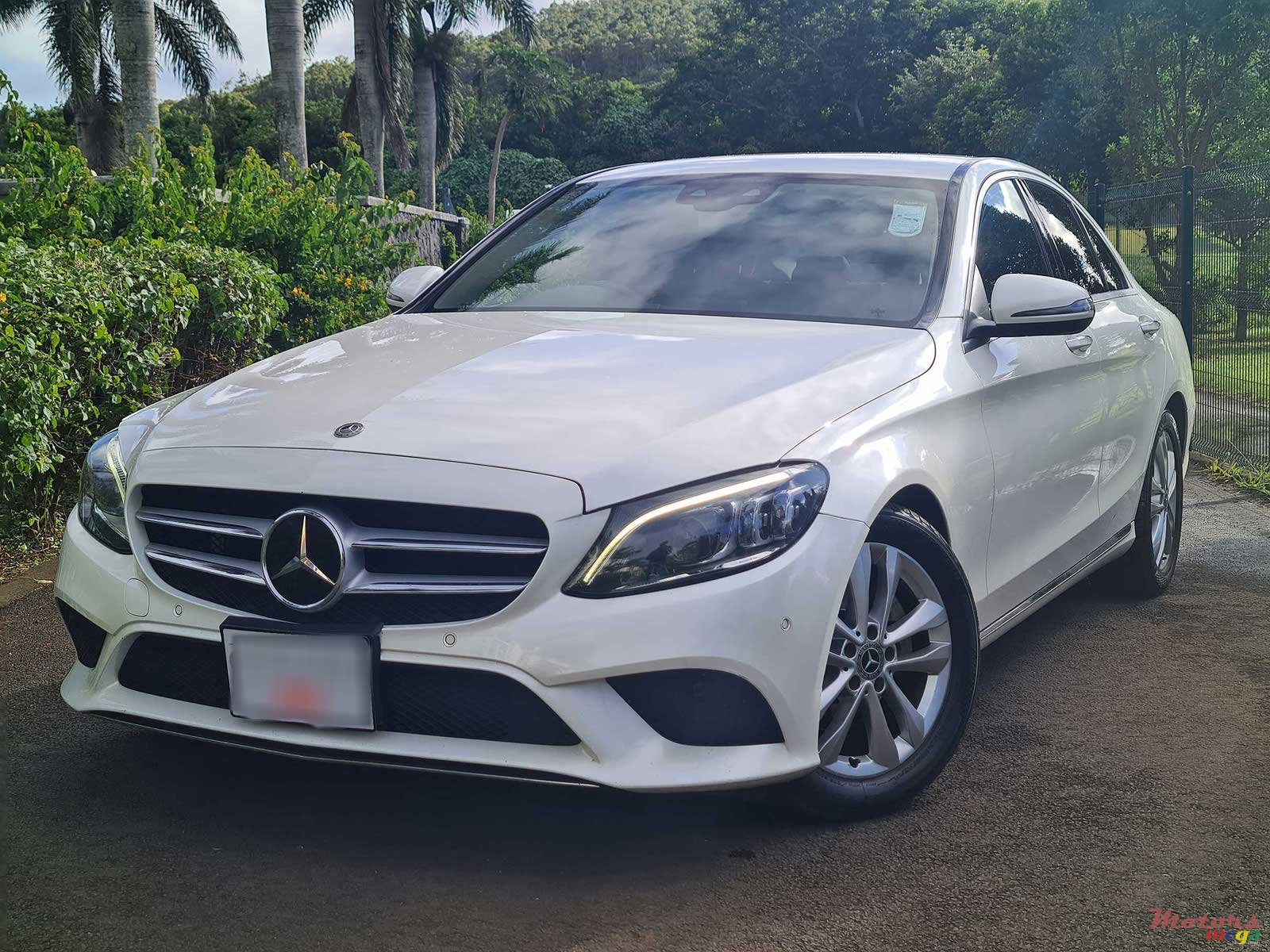 2019' Mercedes-Benz C 200 Avantgarde photo #1