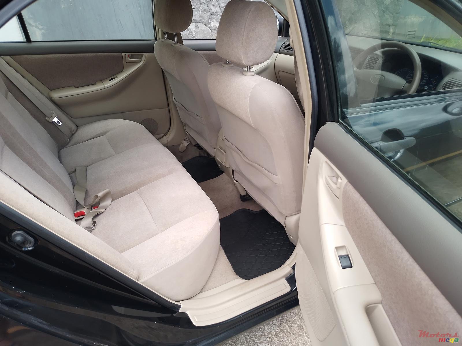 2003' Toyota Corolla photo #2