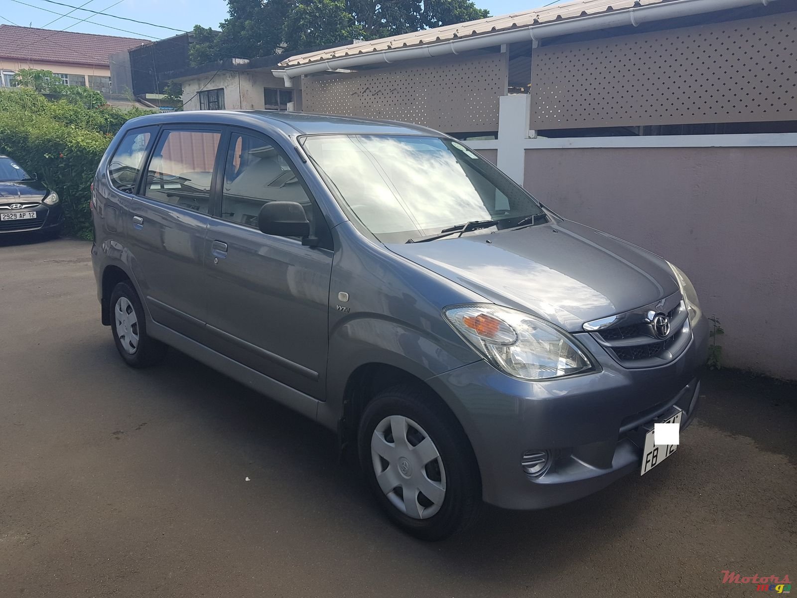 2012' Toyota Avanza 7seater photo #1
