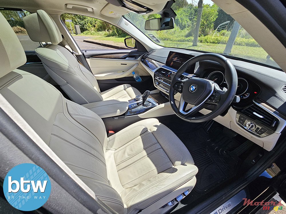 2018' BMW 530 photo #5