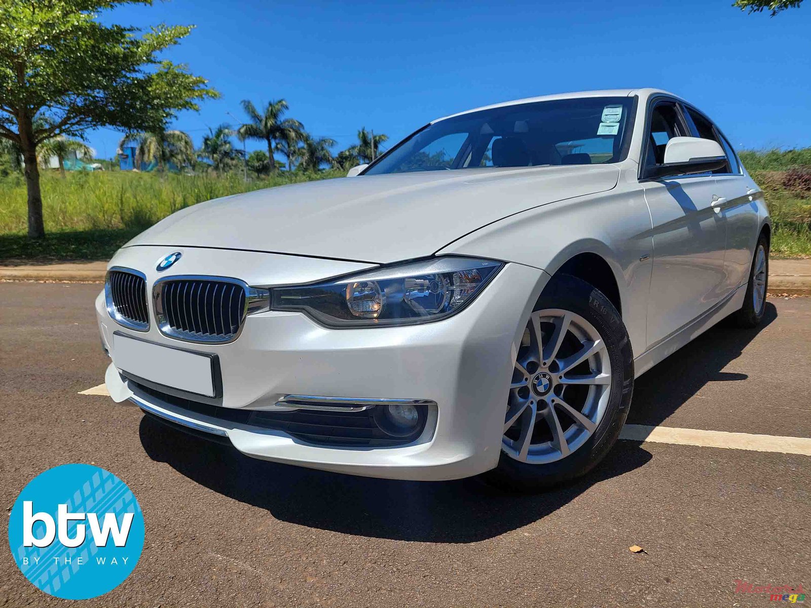 2014' BMW 320 photo #2