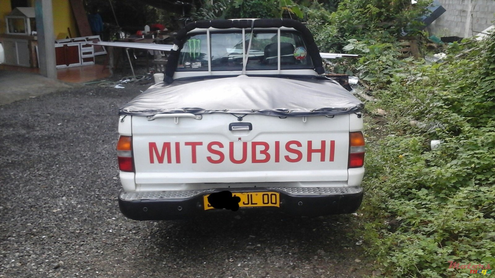 2000' Mitsubishi photo #2