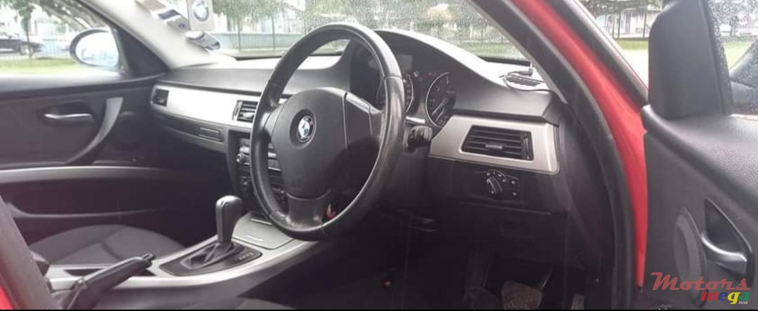 2005' BMW 3 Series 320i photo #5