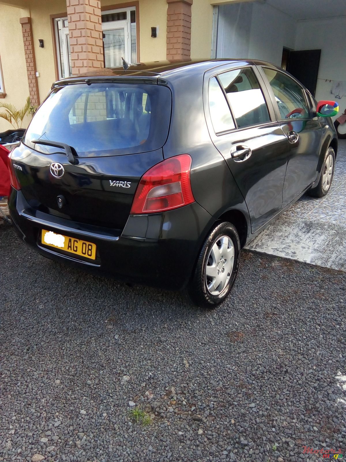 2008' Toyota Yaris photo #2