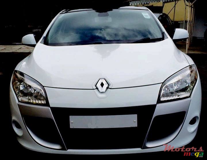 2009' Renault Megane photo #4