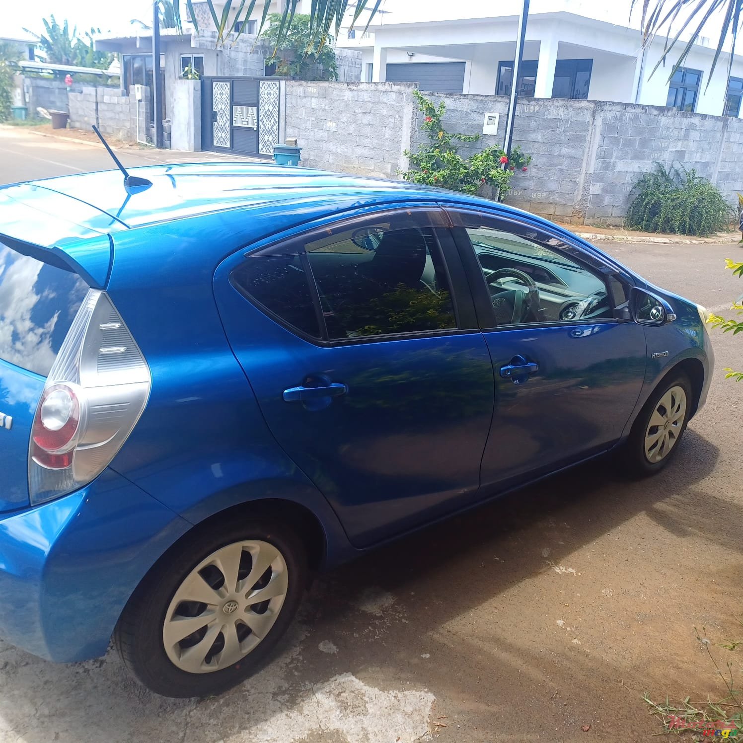 2014' Toyota Aqua photo #4