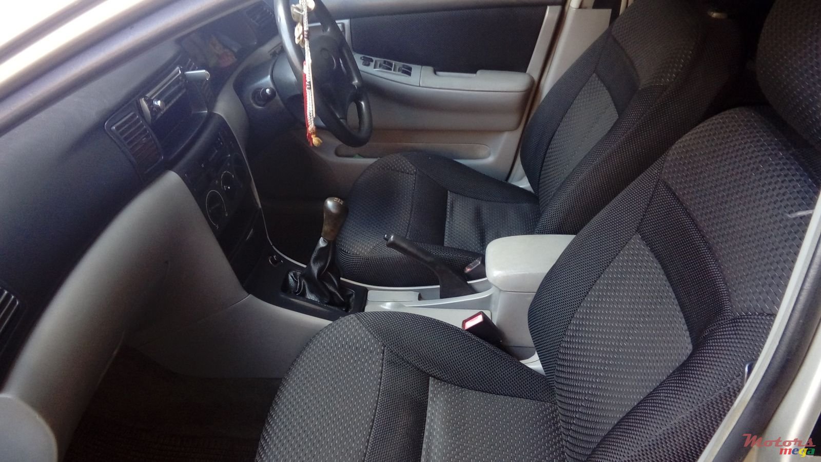 2002' Toyota Corolla photo #5