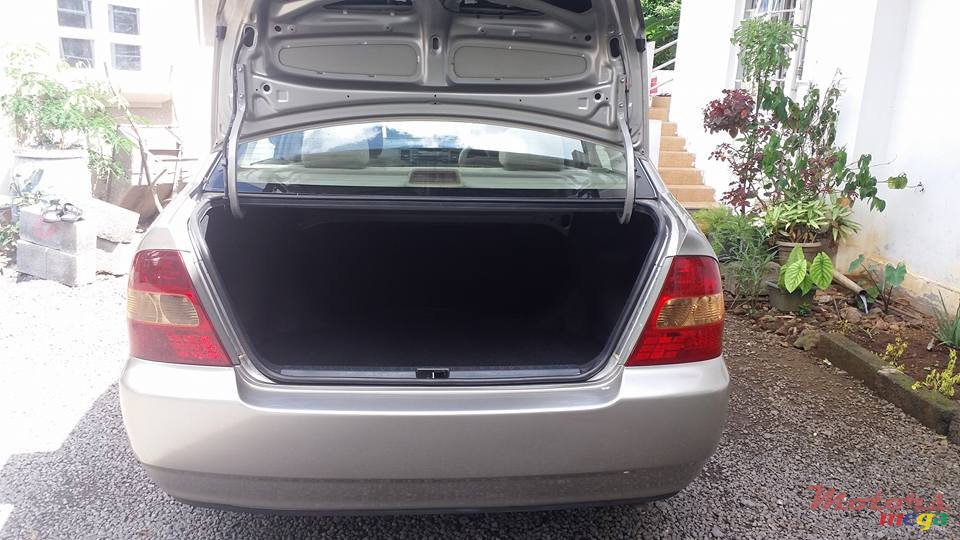 2002' Toyota Corolla NZE photo #7