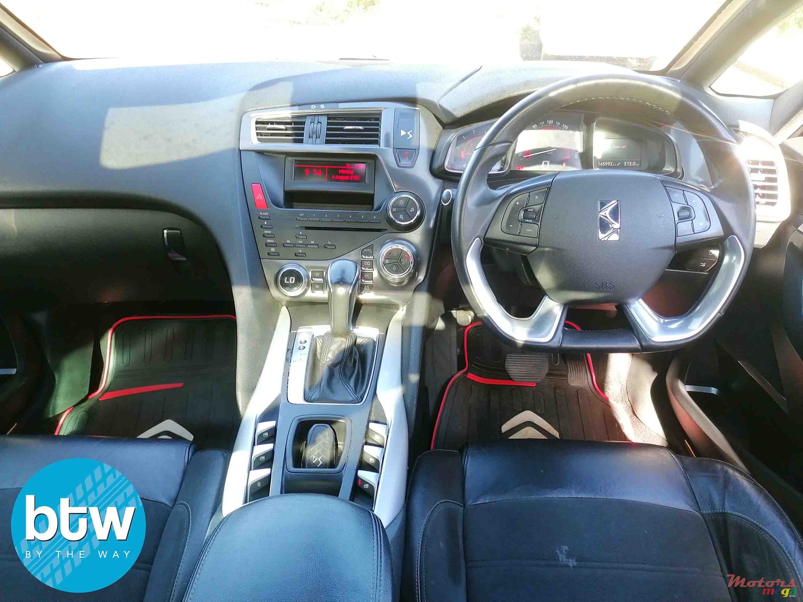 2014' Citroen DS5 photo #6