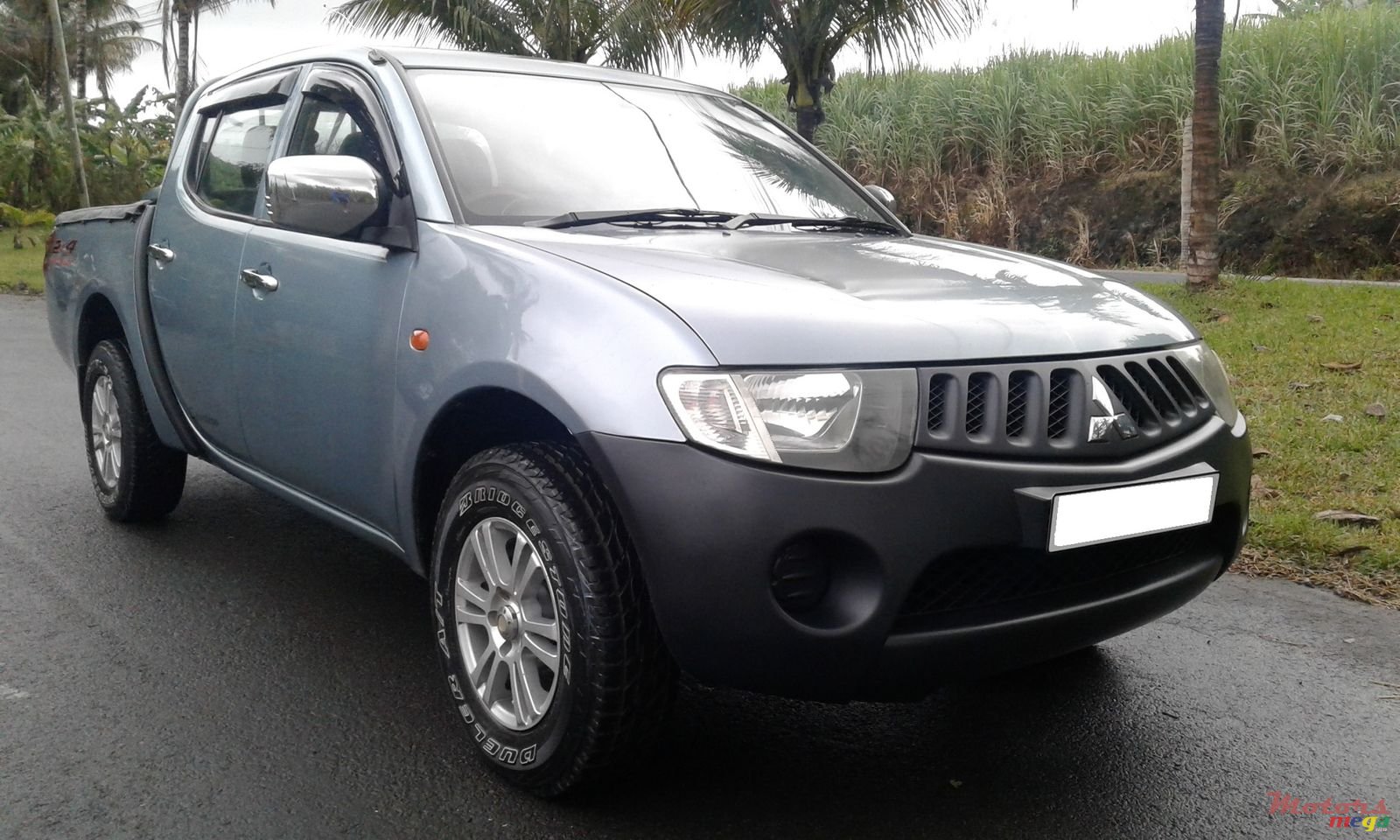 2007' Mitsubishi Sportero photo #1