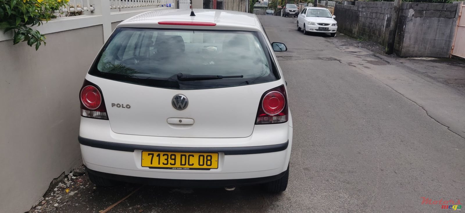 2008' Volkswagen Polo Hatchback photo #3