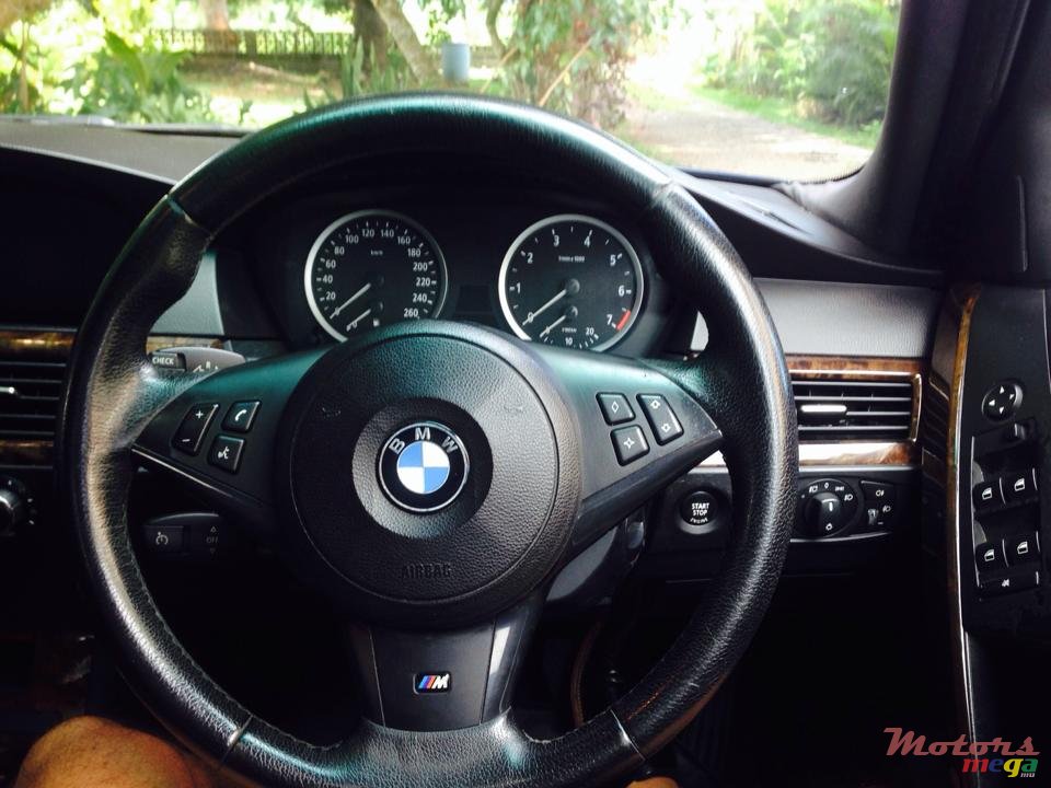 2006' BMW 523 M-Sport photo #3