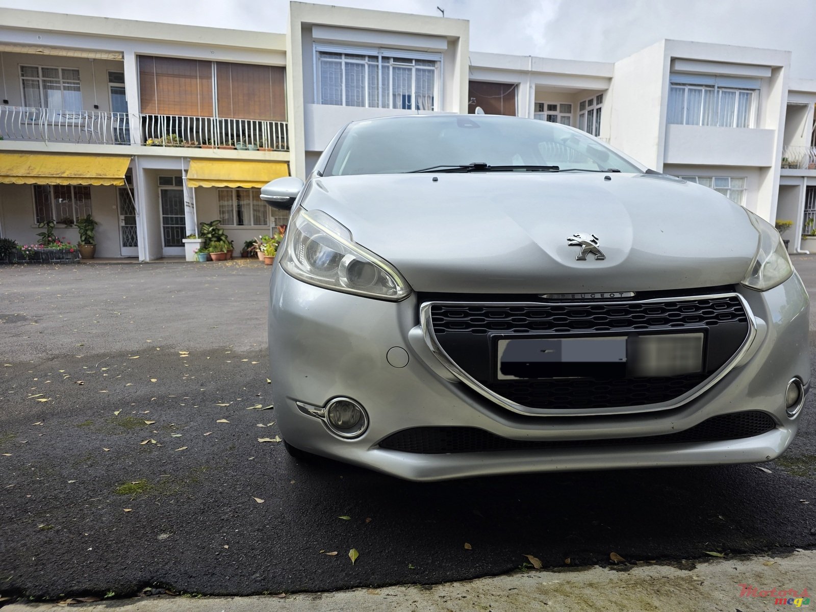 2013' Peugeot 208 photo #1
