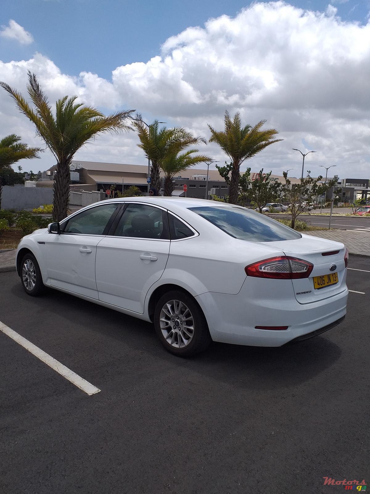 2013' Ford Mondeo photo #5