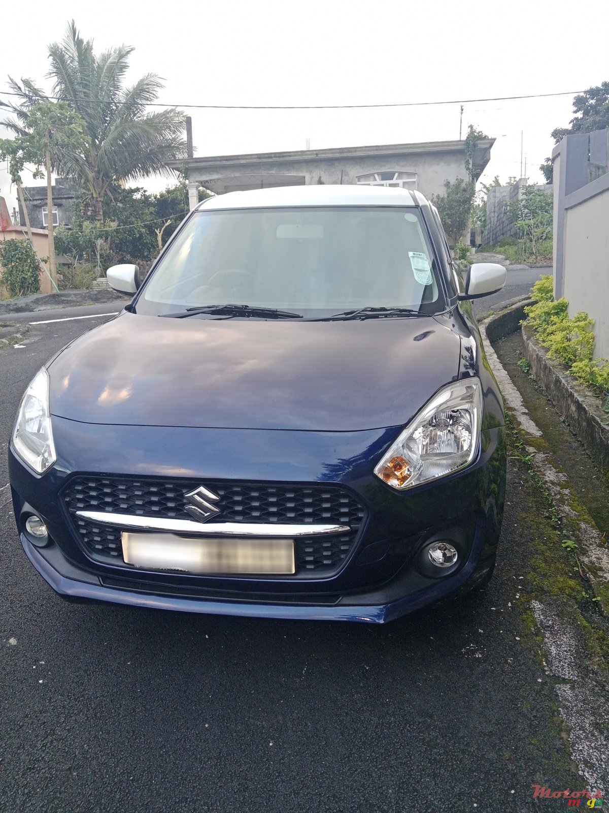 2023' Suzuki Swift GLX photo #1