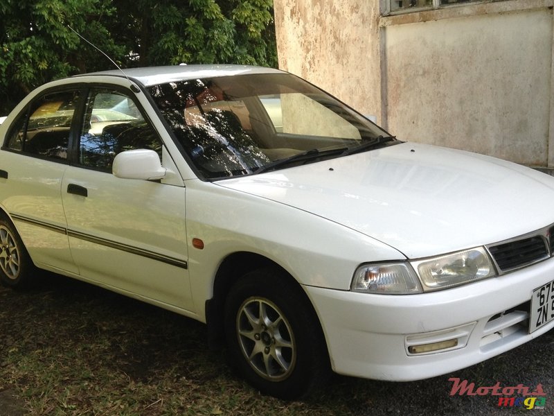 1999' Mitsubishi Lancer photo #2