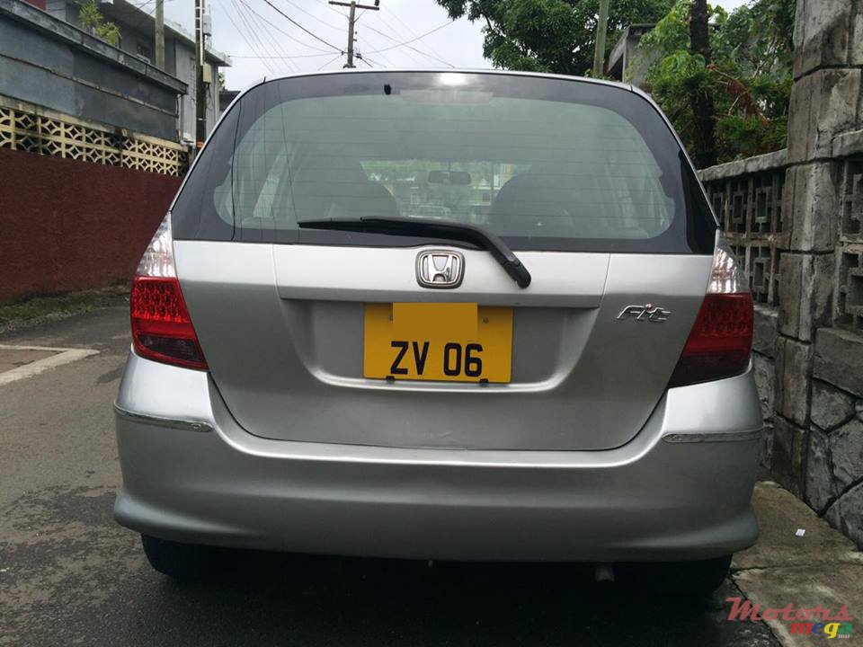 2006' Honda Fit photo #3