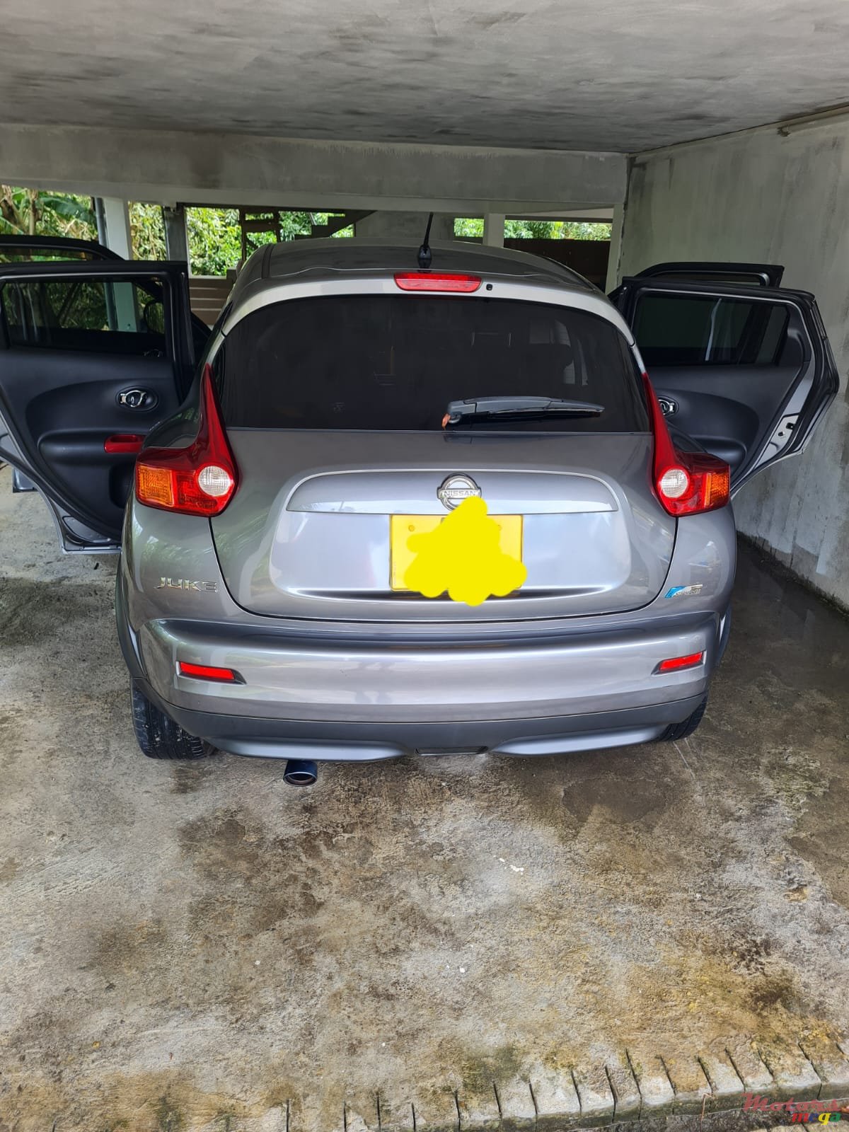 2012' Nissan photo #2