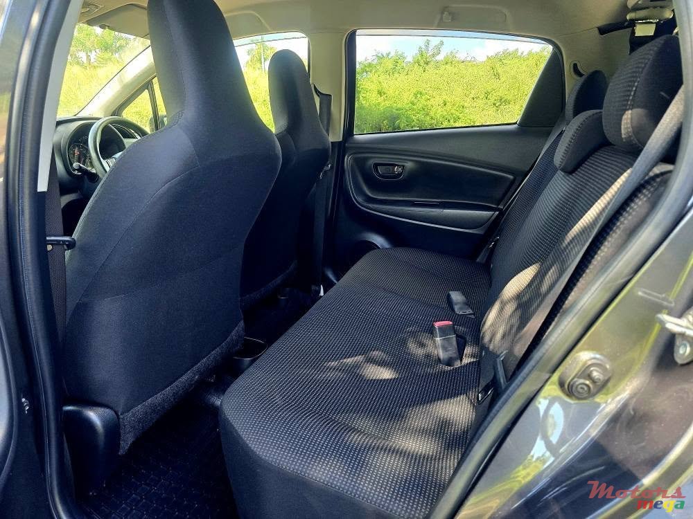 2019' Toyota Vitz photo #5