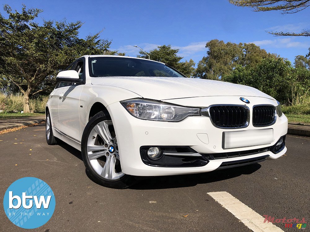 2012' BMW 320 photo #1