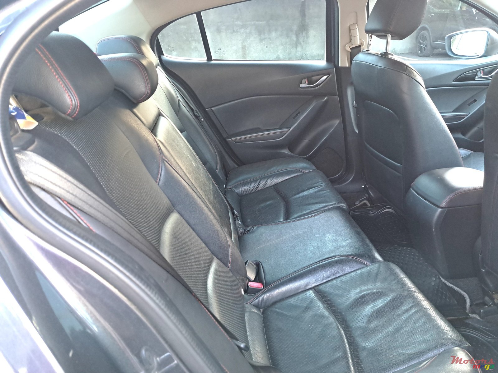 2015' Mazda 3 photo #5