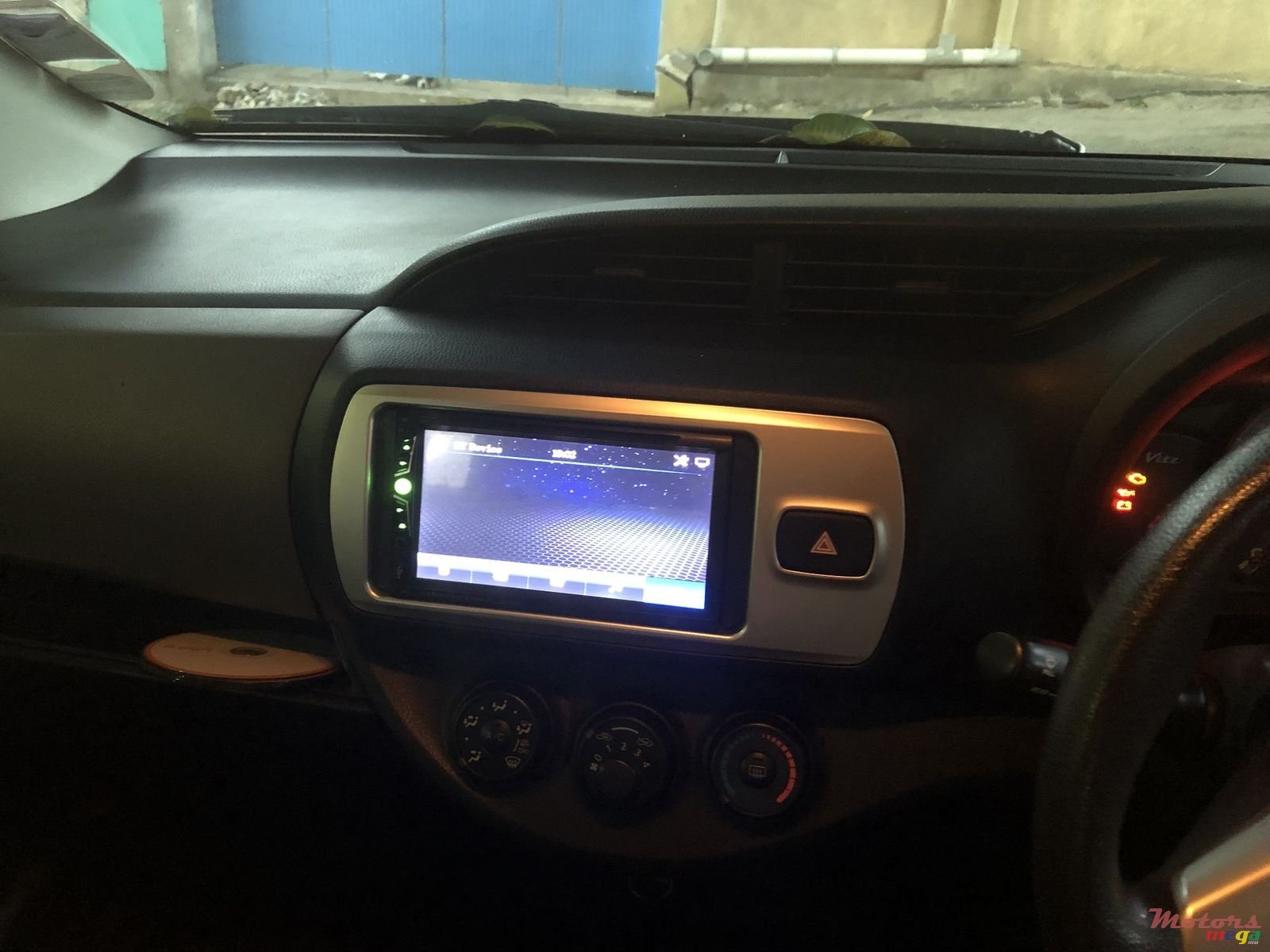 2014' Toyota Vitz photo #2