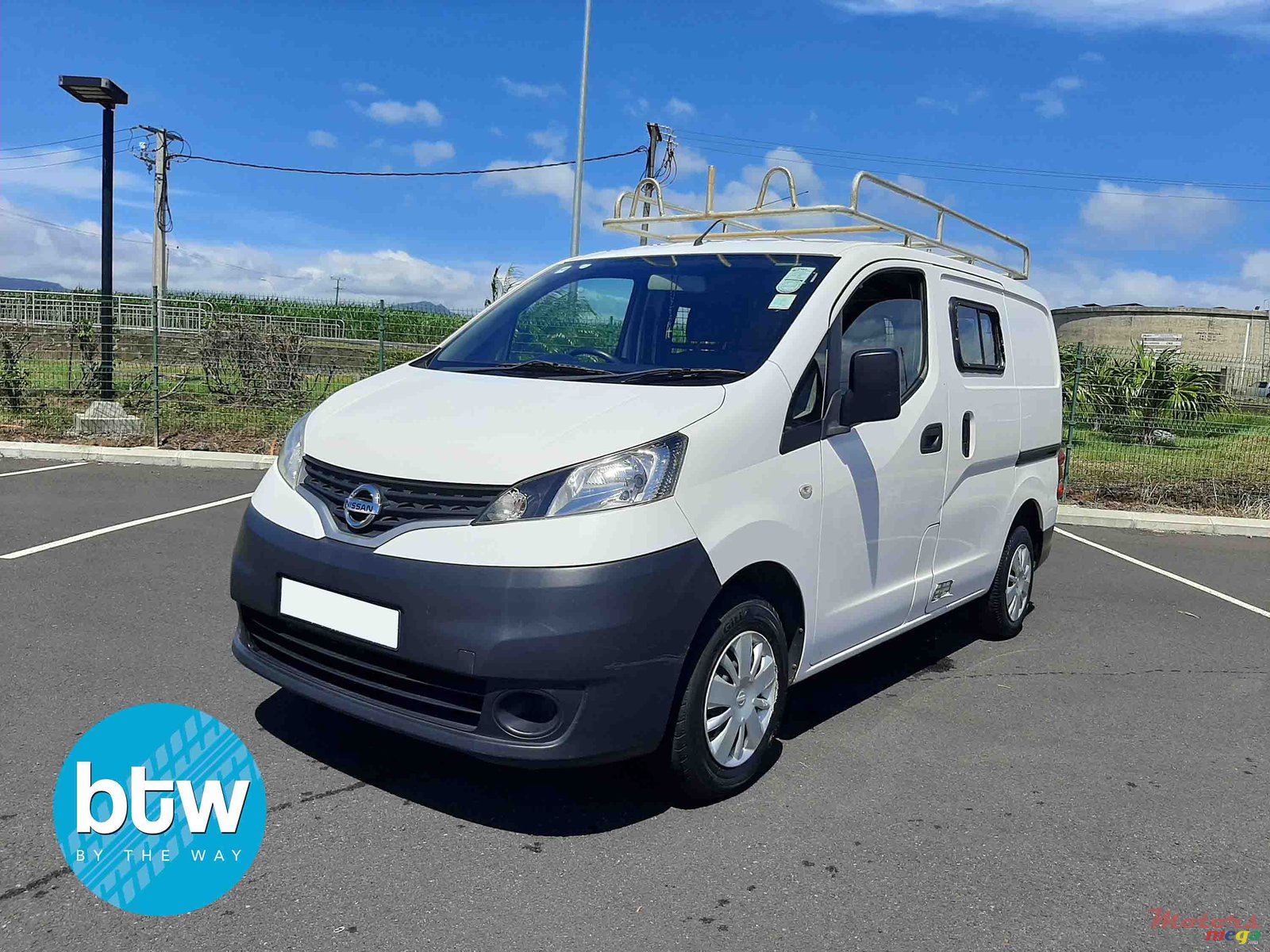 2018' Nissan NV photo #2