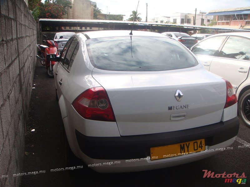 2004' Renault Megane photo #2