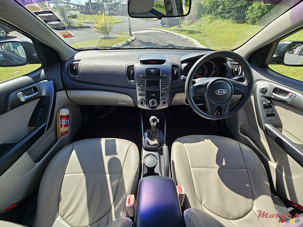 2011' Kia Cerato photo #6